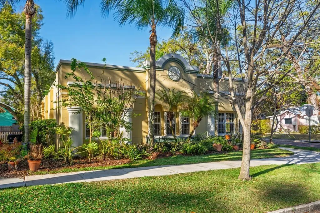 548 S Hyer Avenue Orlando FL 32801