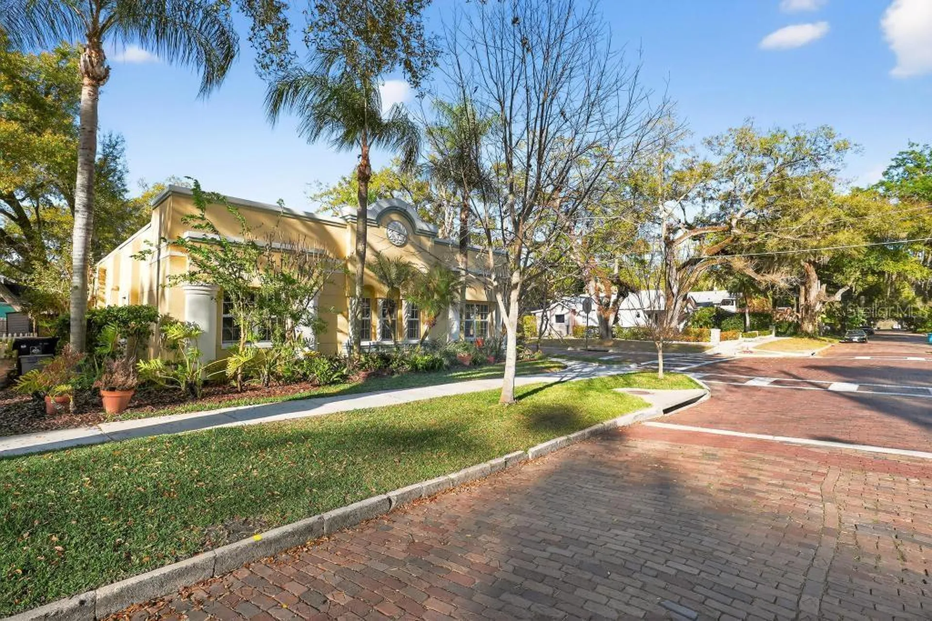 548 S Hyer Avenue Orlando FL 32801