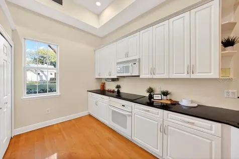 548 S Hyer Avenue Orlando FL 32801