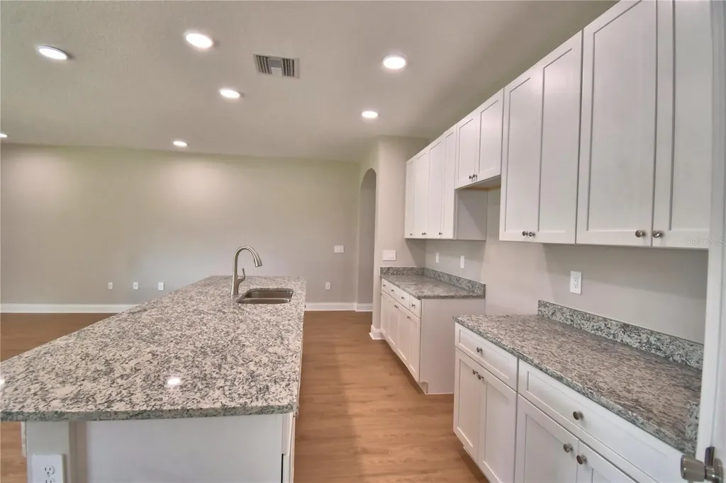 140 1st Street Winter Haven FL 33880