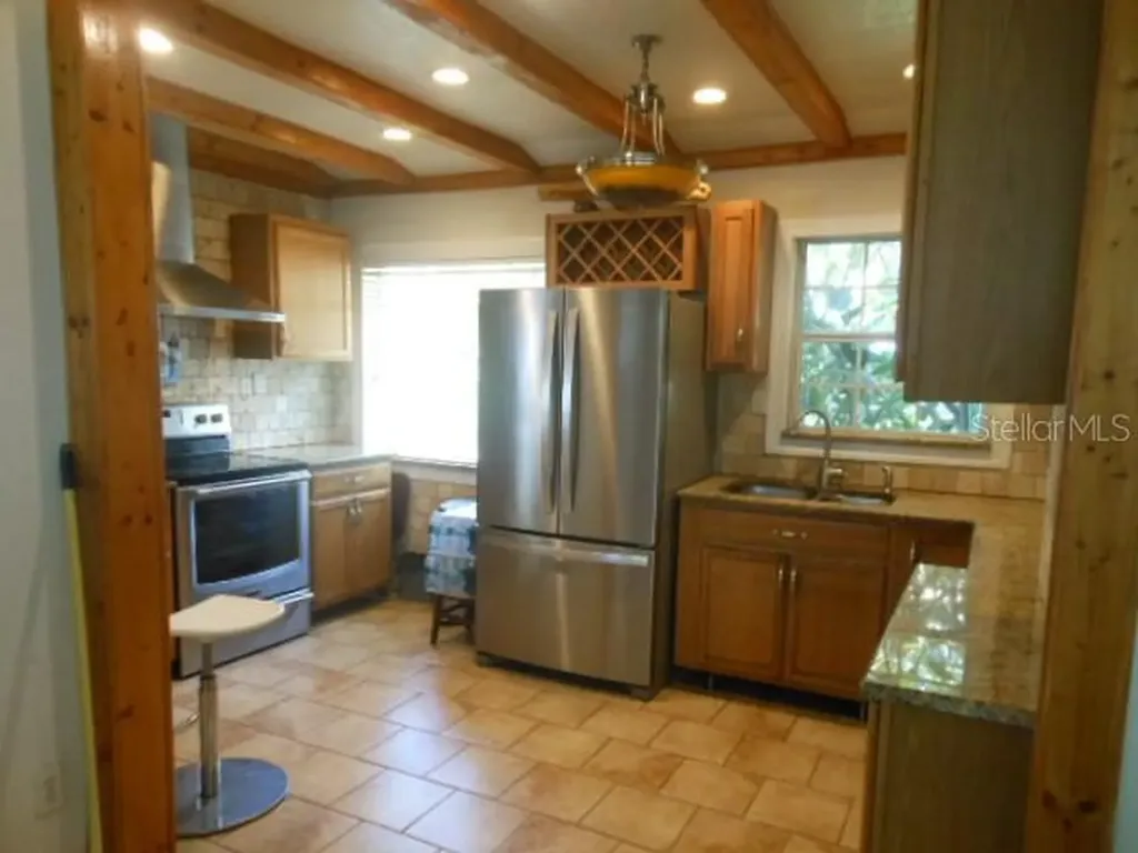 2925 W Paris Street Tampa FL 33614