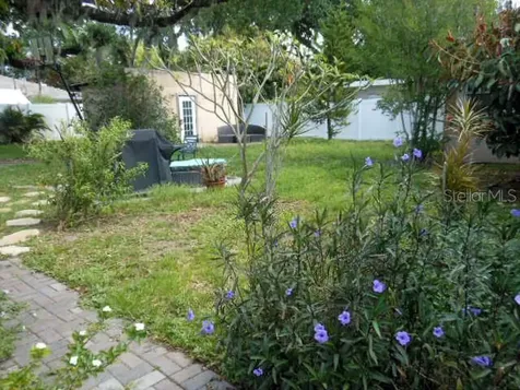 2925 W Paris Street Tampa FL 33614