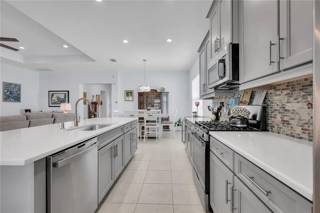 4916 Sevilla Shores Drive Wimauma FL 33598