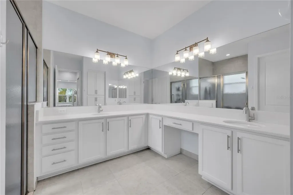 4916 Sevilla Shores Drive Wimauma FL 33598