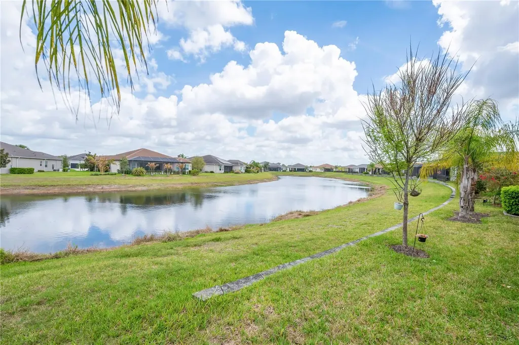 4916 Sevilla Shores Drive Wimauma FL 33598