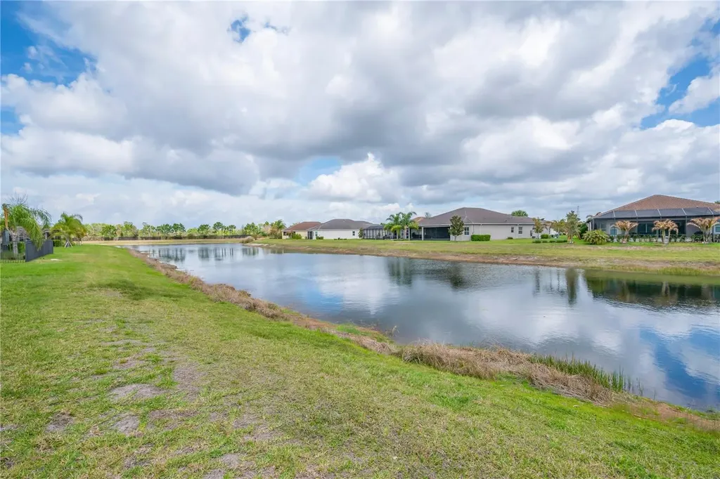 4916 Sevilla Shores Drive Wimauma FL 33598