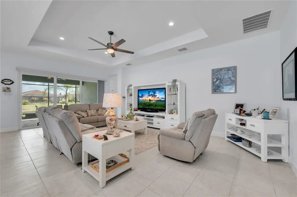 4916 Sevilla Shores Drive Wimauma FL 33598