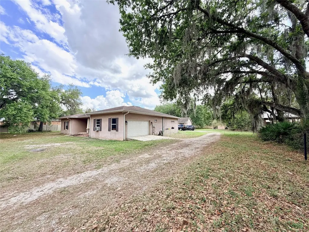 7001 W Dormany Road Plant City FL 33565
