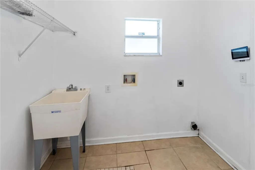 1415 E Annie Street Tampa FL 33612