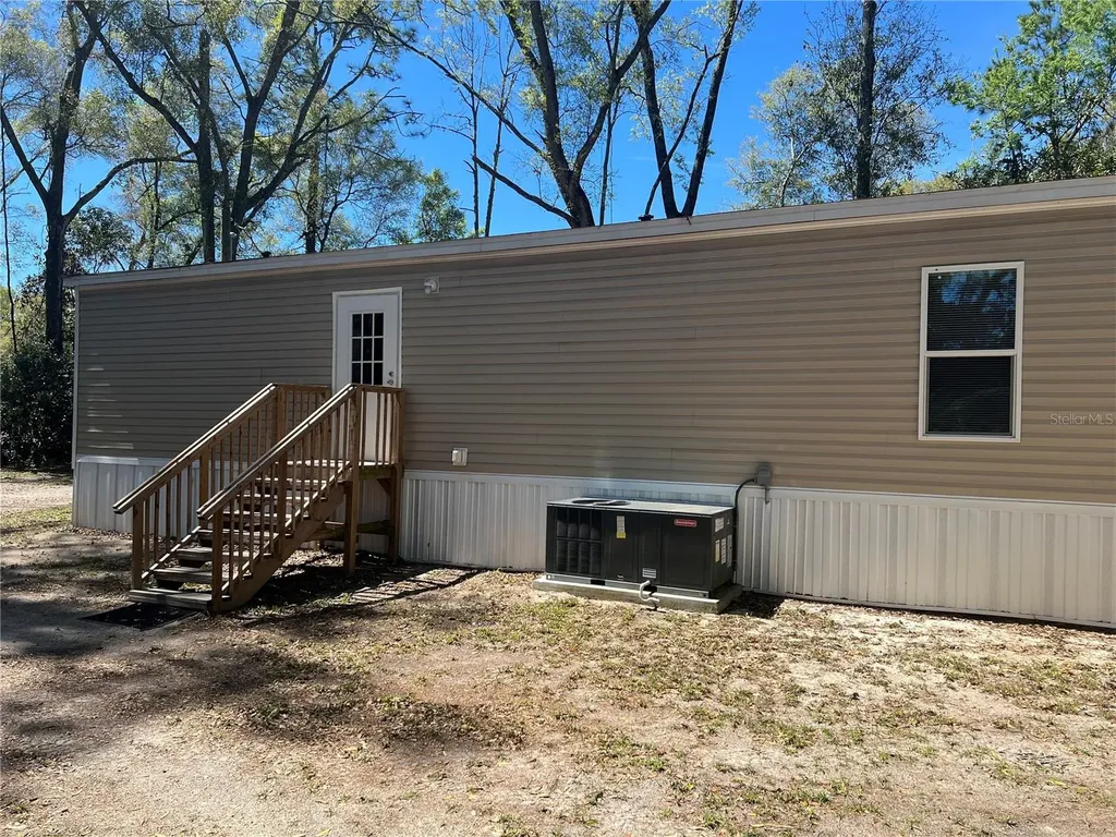 10304 NW 25th Court Branford FL 32008