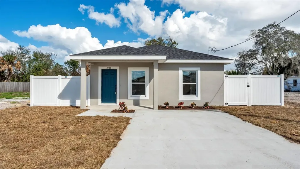 2438 4th Street NE Winter Haven FL 33881