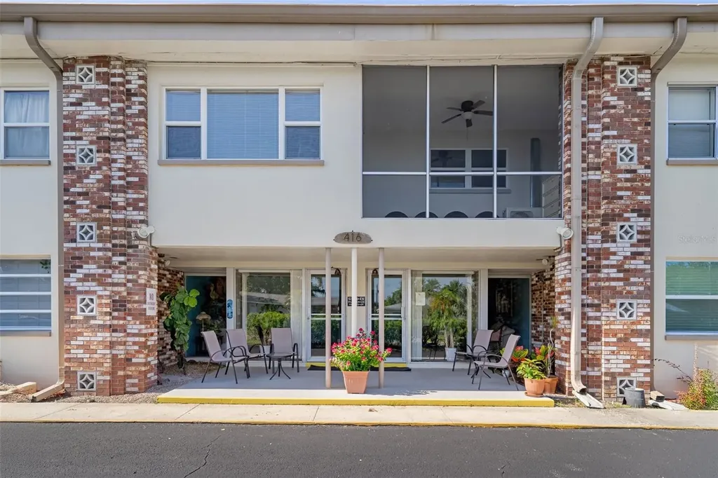 416 73rd Avenue N St Petersburg FL 33702