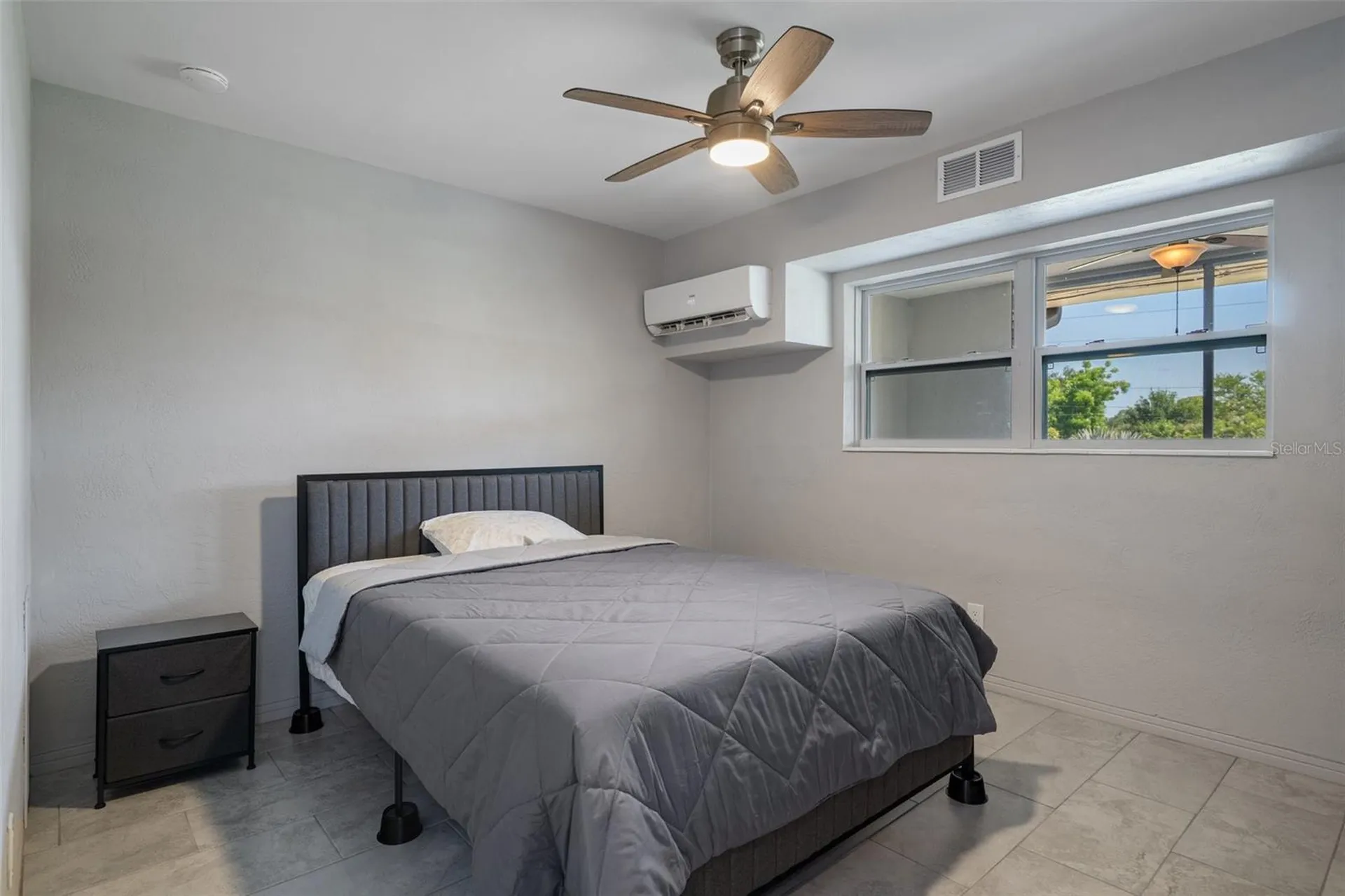 416 73rd Avenue N St Petersburg FL 33702