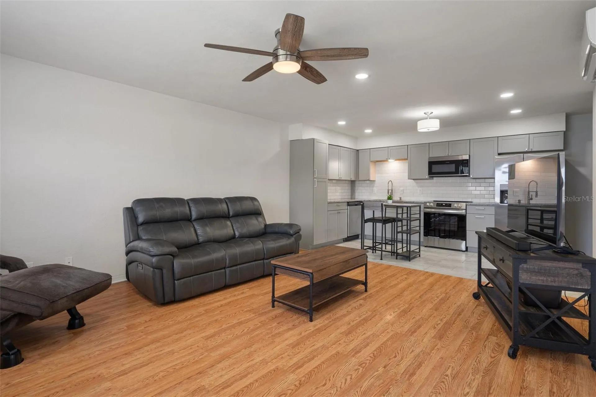416 73rd Avenue N St Petersburg FL 33702