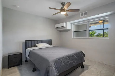 416 73rd Avenue N St Petersburg FL 33702