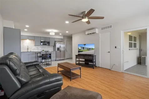 416 73rd Avenue N St Petersburg FL 33702