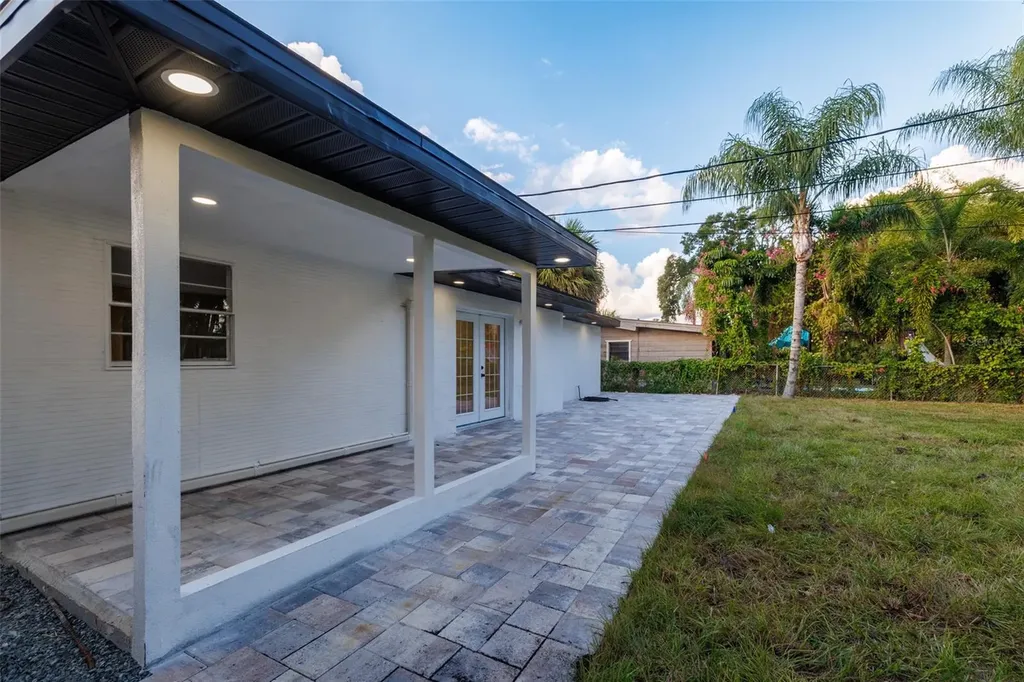 3947 Overlook Drive NE St Petersburg FL 33703