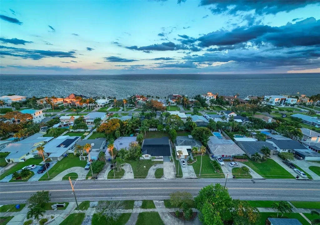 3947 Overlook Drive NE St Petersburg FL 33703