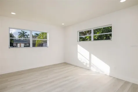 3947 Overlook Drive NE St Petersburg FL 33703