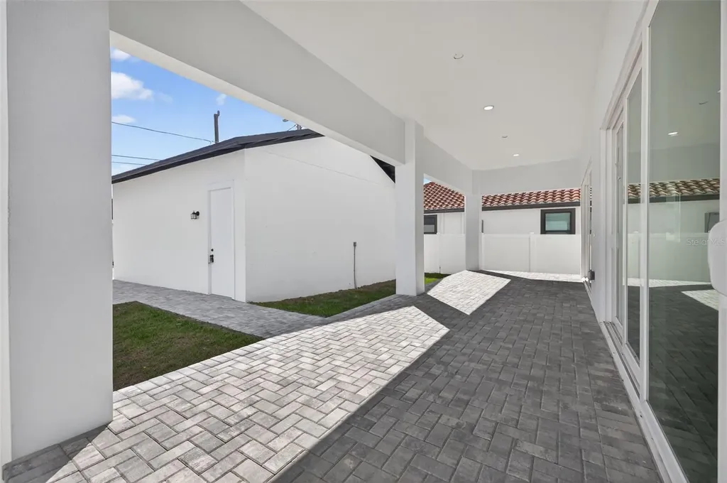 842 30th Avenue St Petersburg FL 33704