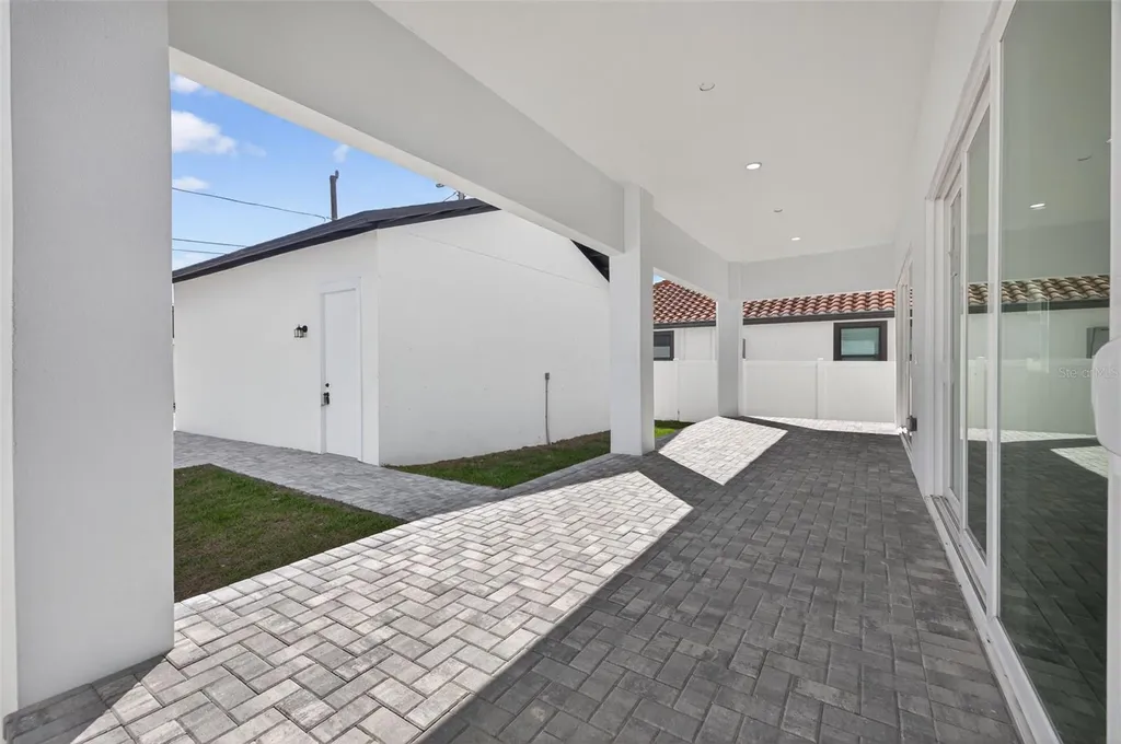 842 30th Avenue St Petersburg FL 33704