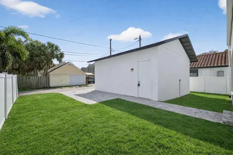 842 30th Avenue St Petersburg FL 33704