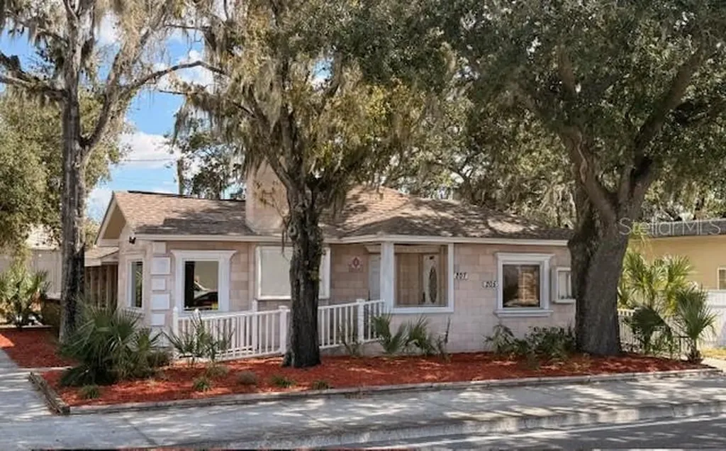 207 N Church Avenue Mulberry FL 33860