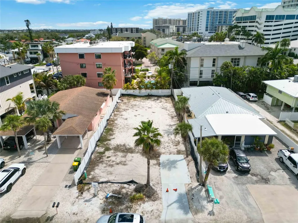 132 Grant Drive Sarasota FL 34236