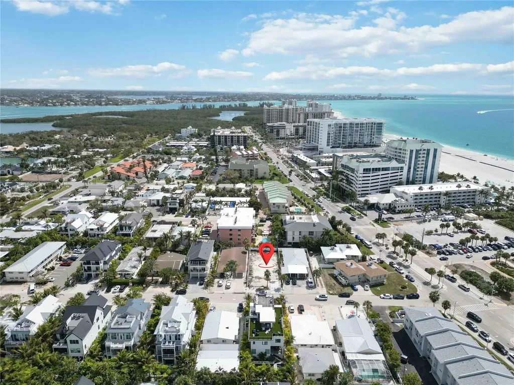 132 Grant Drive Sarasota FL 34236