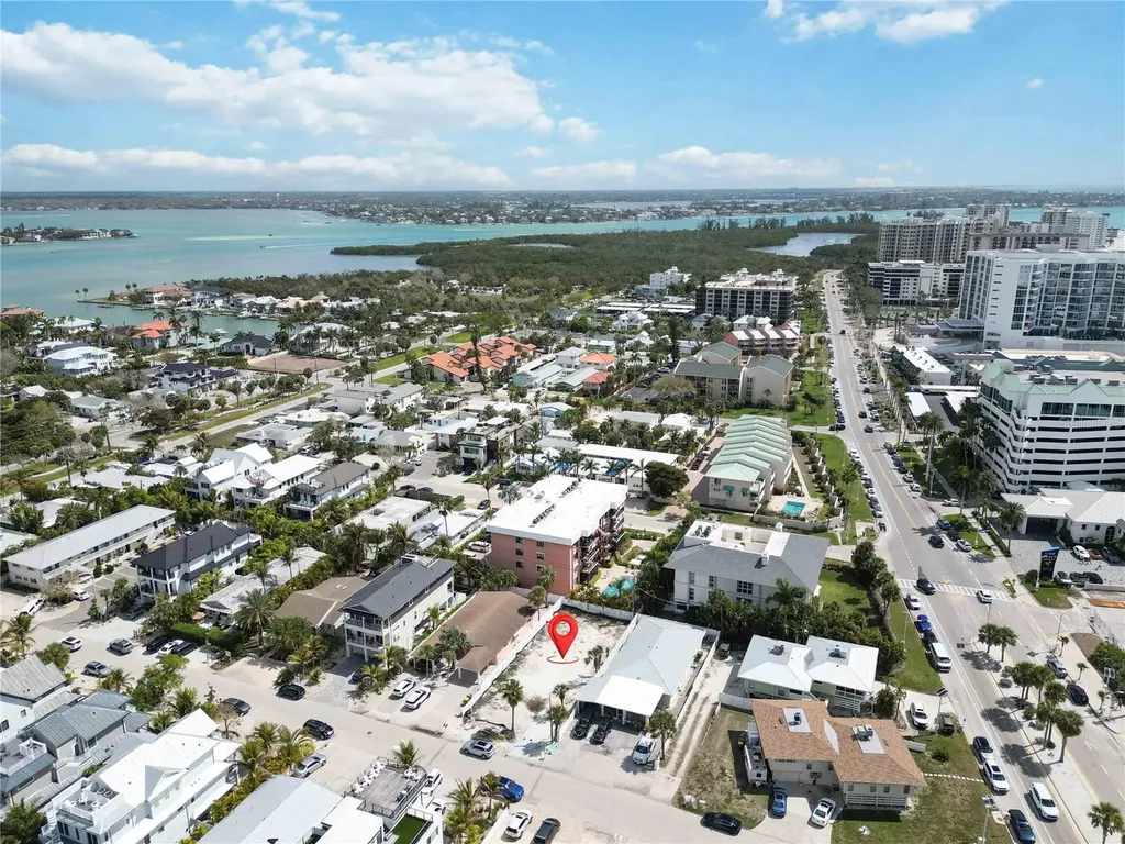 132 Grant Drive Sarasota FL 34236