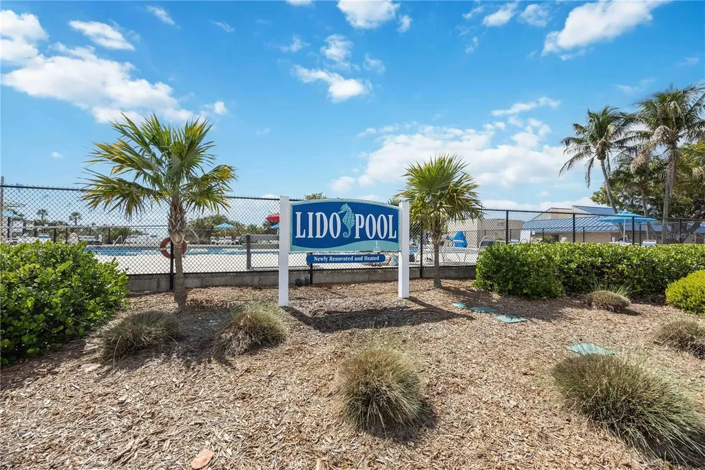 132 Grant Drive Sarasota FL 34236
