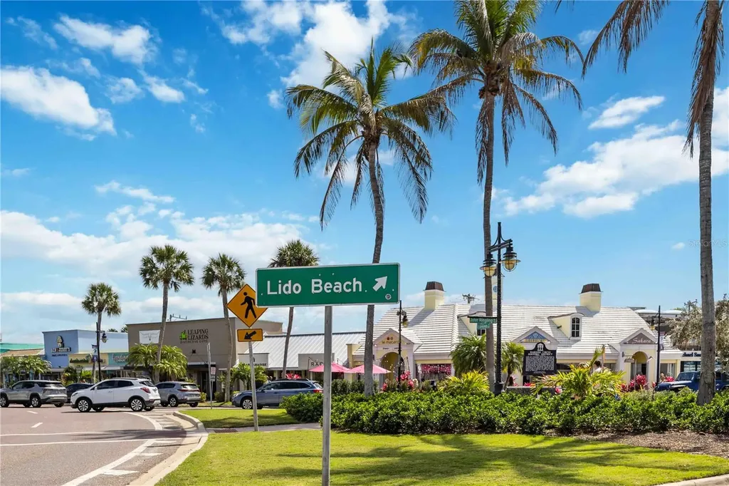132 Grant Drive Sarasota FL 34236