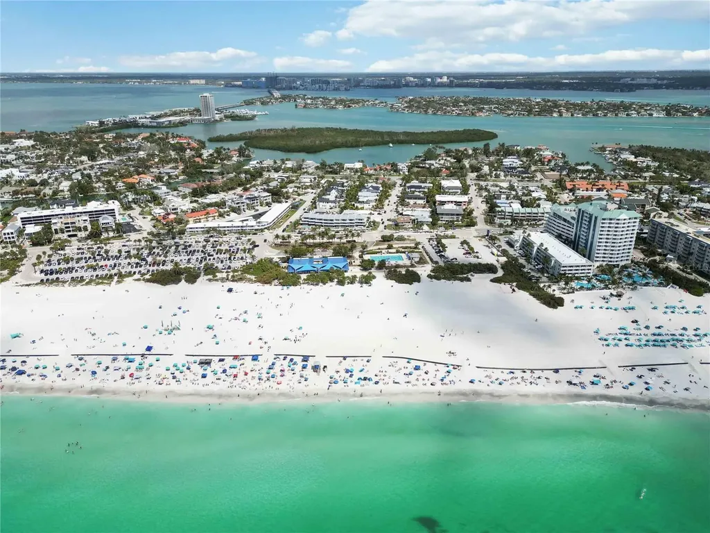 132 Grant Drive Sarasota FL 34236