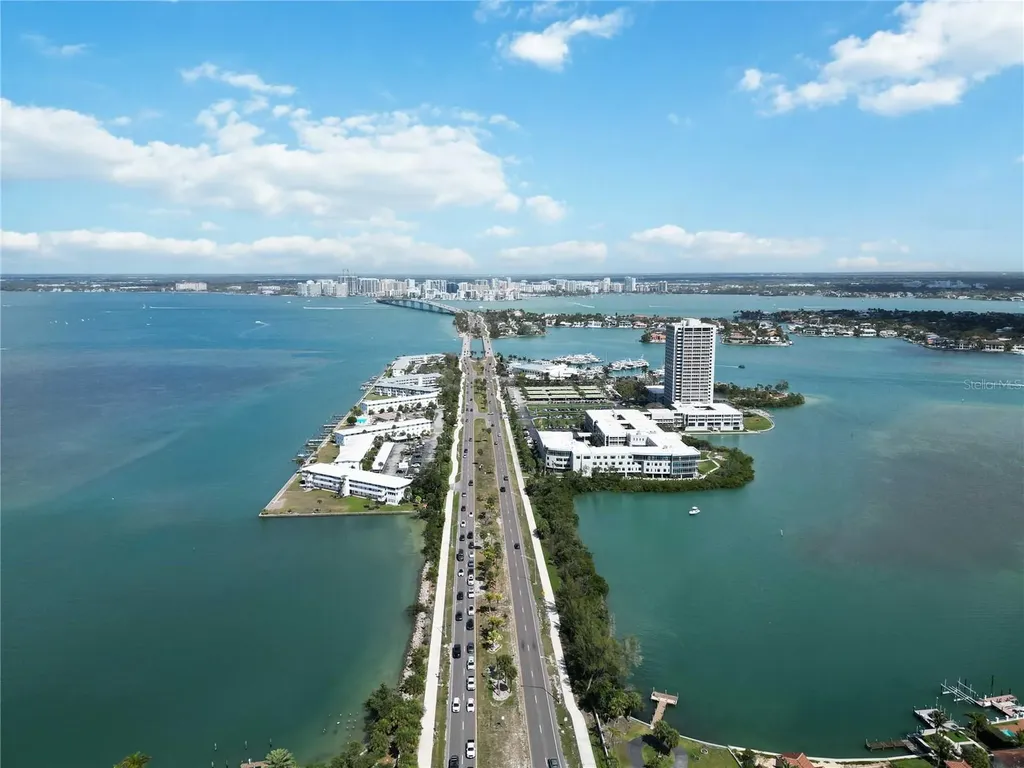 132 Grant Drive Sarasota FL 34236