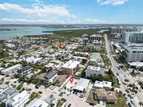 132 Grant Drive Sarasota FL 34236