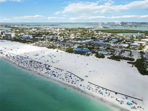 132 Grant Drive Sarasota FL 34236