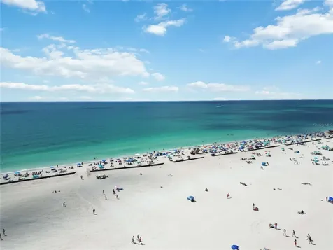 132 Grant Drive Sarasota FL 34236