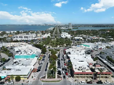 132 Grant Drive Sarasota FL 34236