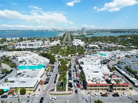 132 Grant Drive Sarasota FL 34236