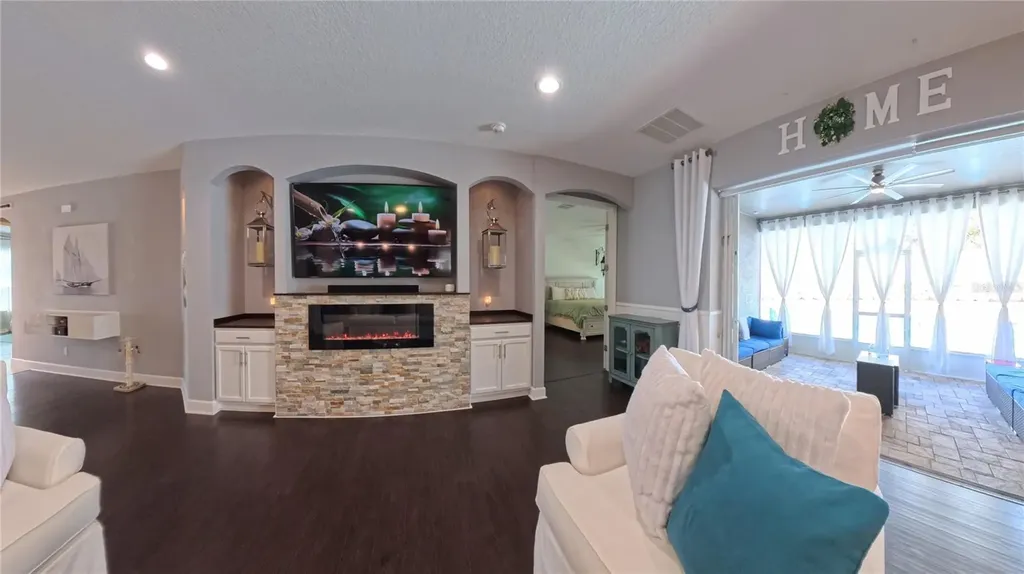 703 Calabria Way Howey In The Hills FL 34737
