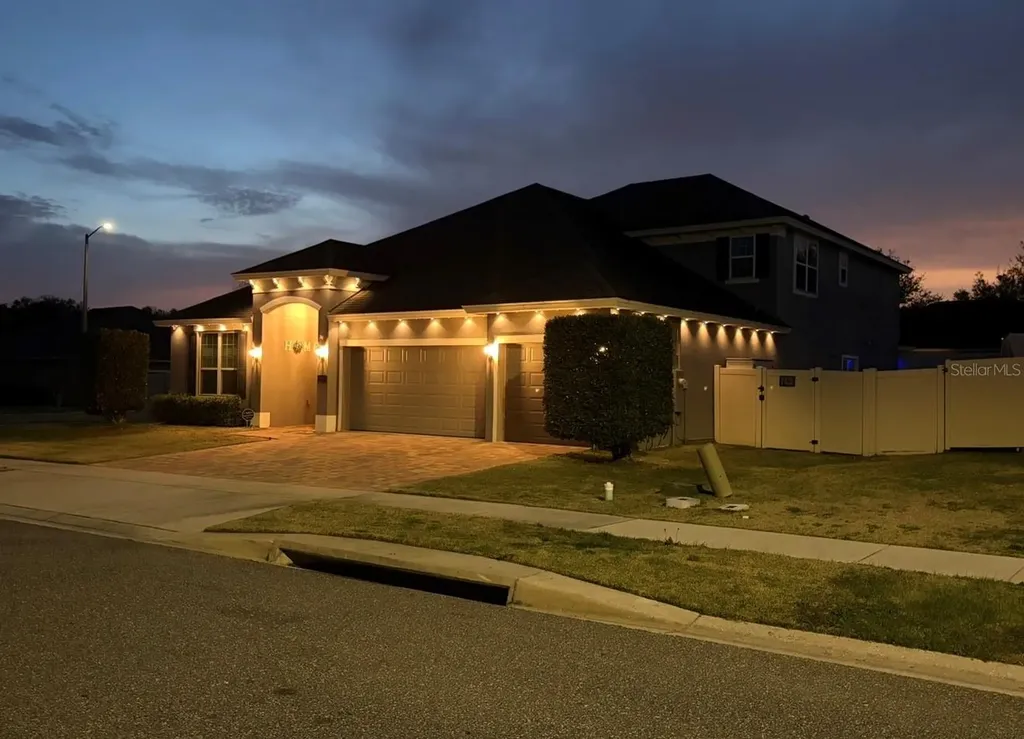 703 Calabria Way Howey In The Hills FL 34737