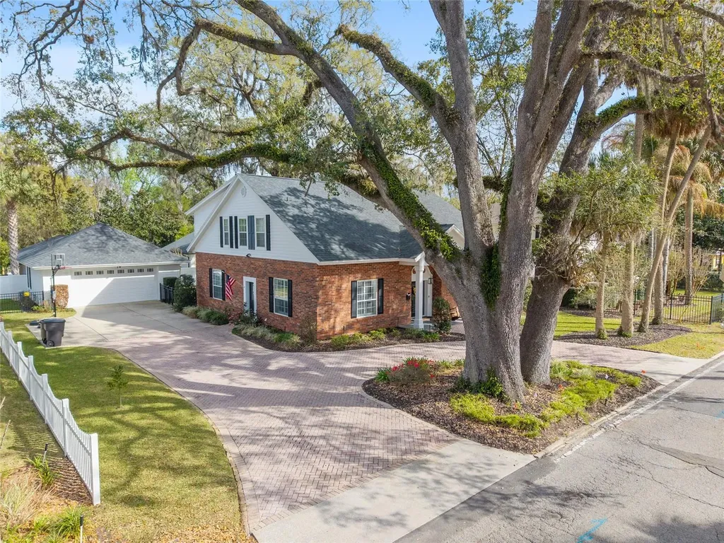 1107 SE 9th Avenue Ocala FL 34471