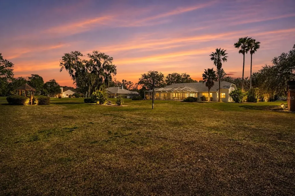 11009 Woodland Waters Boulevard Weeki Wachee FL 34613