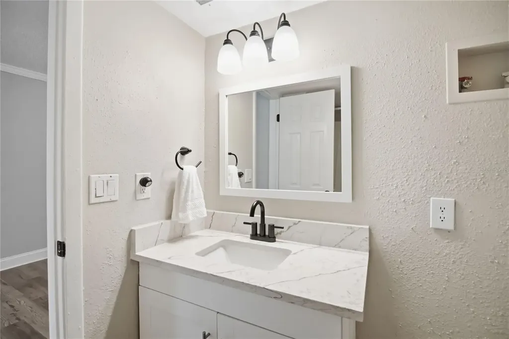 127 Oyster Bay Circle Altamonte Springs FL 32701