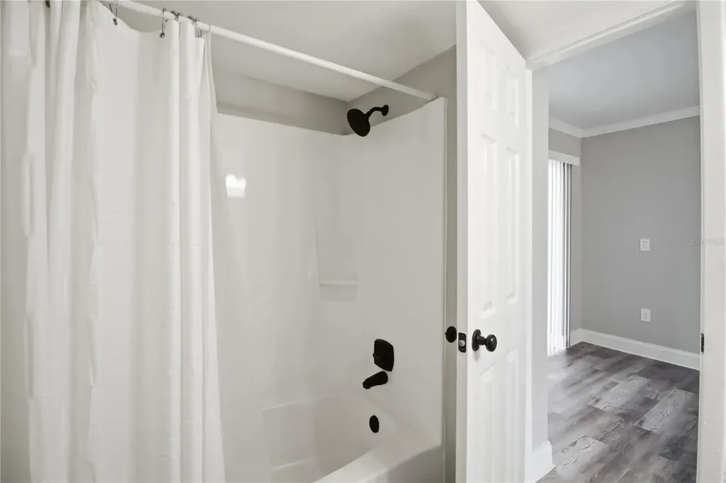 127 Oyster Bay Circle Altamonte Springs FL 32701