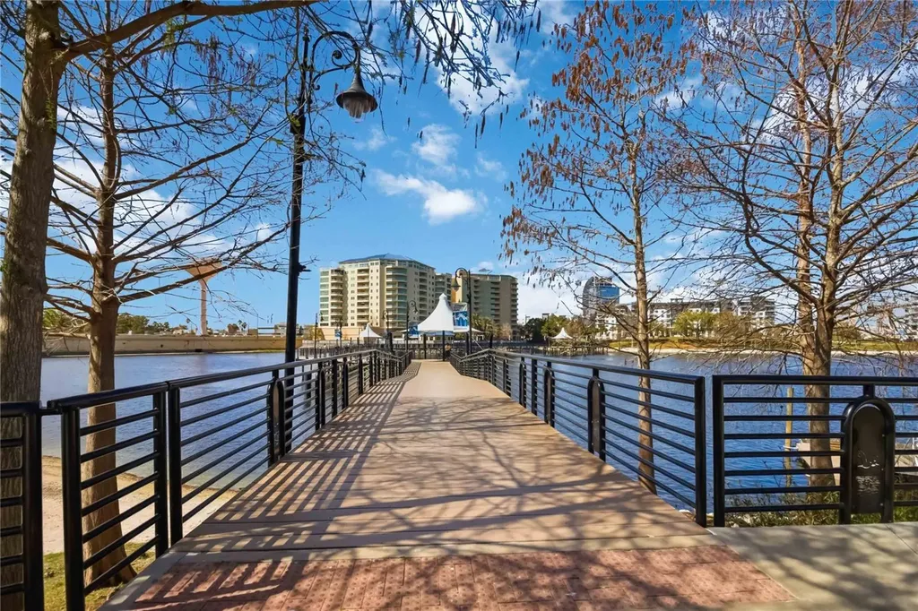 127 Oyster Bay Circle Altamonte Springs FL 32701