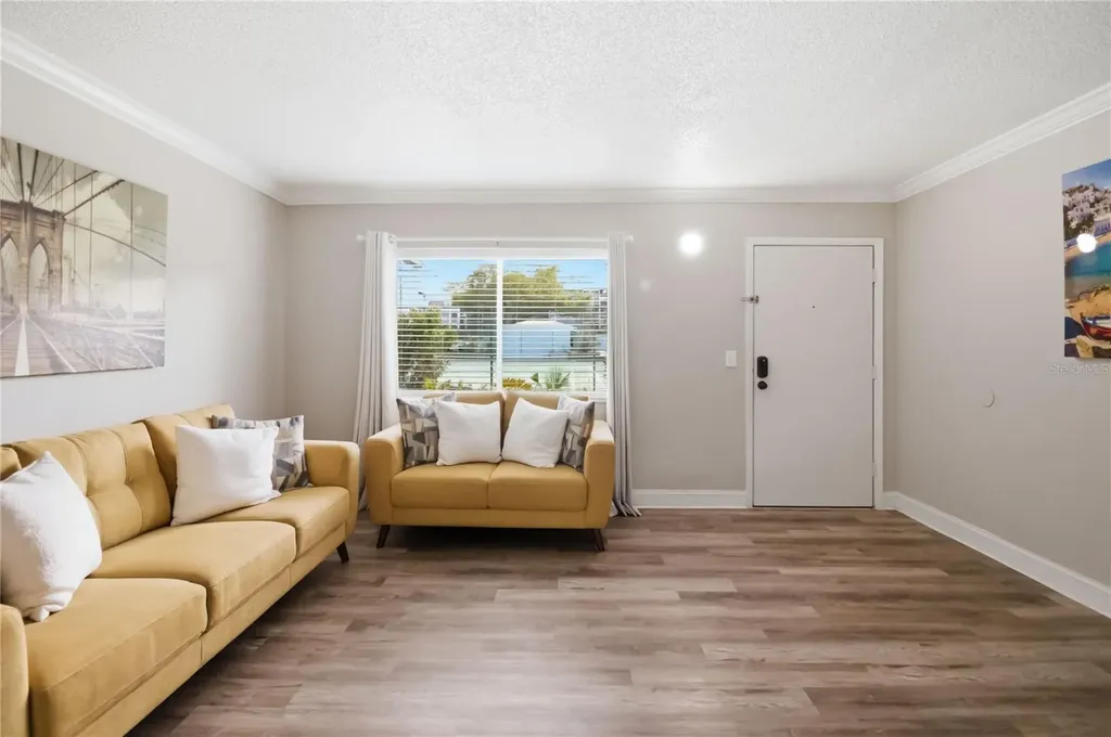 127 Oyster Bay Circle Altamonte Springs FL 32701