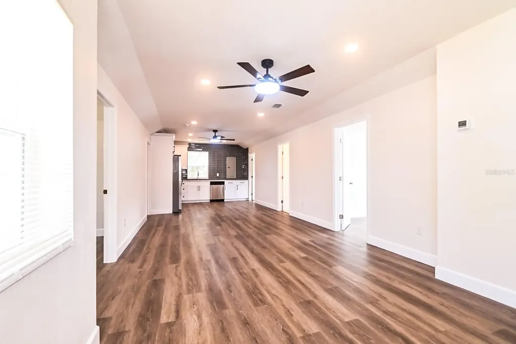 426 S Disston Avenue Tarpon Springs FL 34689