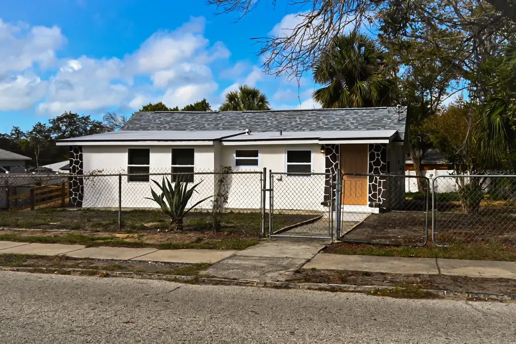426 S Disston Avenue Tarpon Springs FL 34689