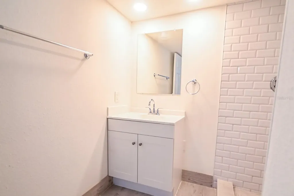 426 S Disston Avenue Tarpon Springs FL 34689